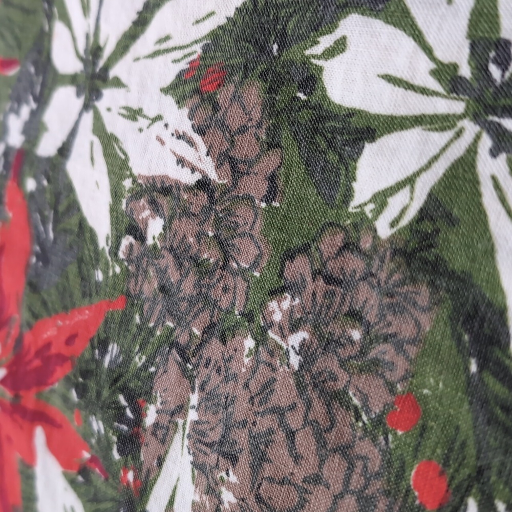 Vintage 60s/70s Classic Christmas Round Tablecloth Poinsettia Pinecones Pom Poms - Picture 4 of 7